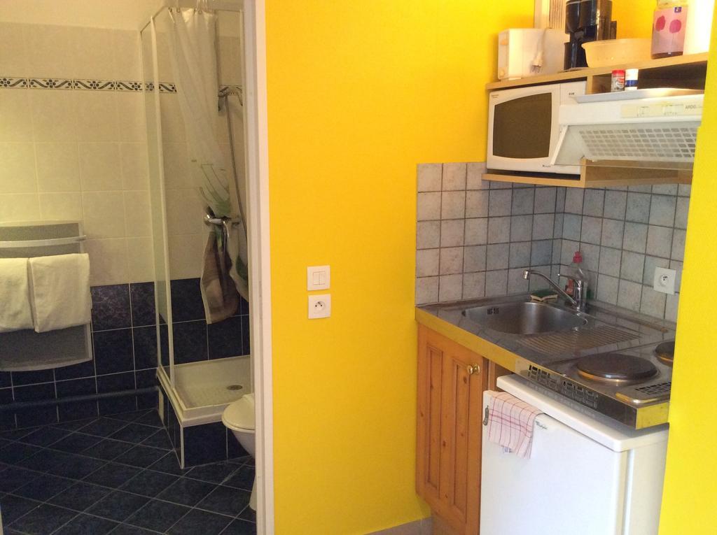 レジデンス ホテル レ ダックス デ シェブルーズ シュヴルーズ 部屋 写真